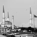 Uyar *