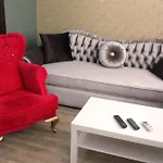 Uyar Apartment *