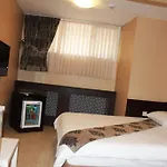 Uyar Apartment *