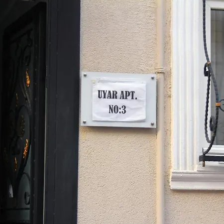 Uyar *