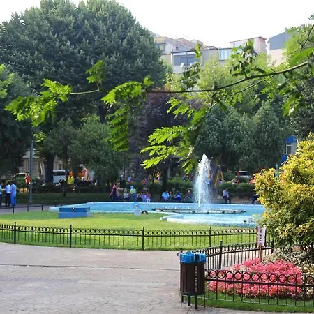 Uyar Apartman