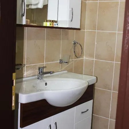 Apartman Uyar *