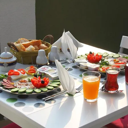 Apartman Uyar *