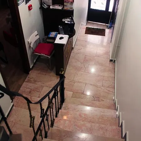Apartman Uyar *